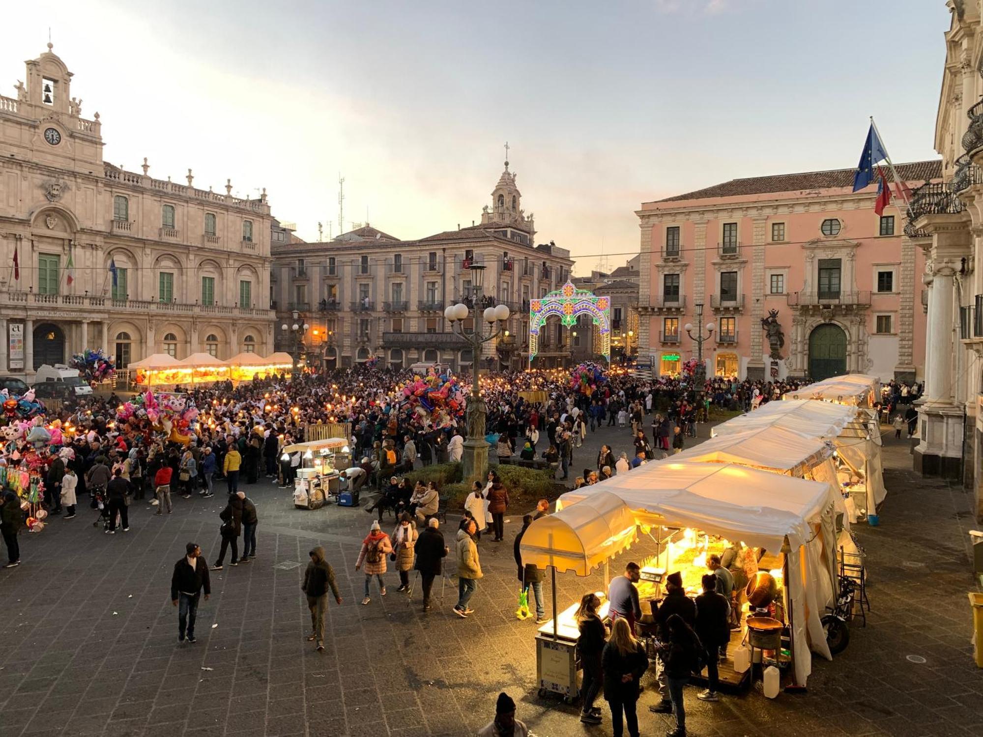 La Suite Di Piazza Dell'Universita Catánia Buitenkant foto